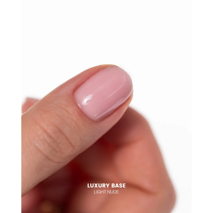 Luxury Light Nude Base 8 ml